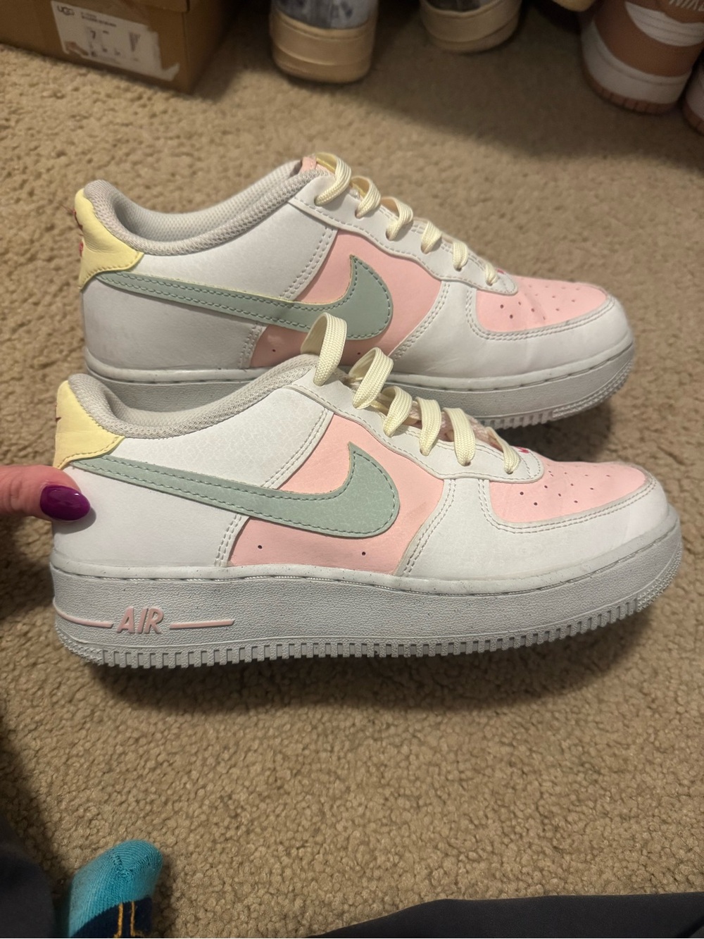 Nike Kids Low-Top Sneakers in White, Pastel Pink & Mint